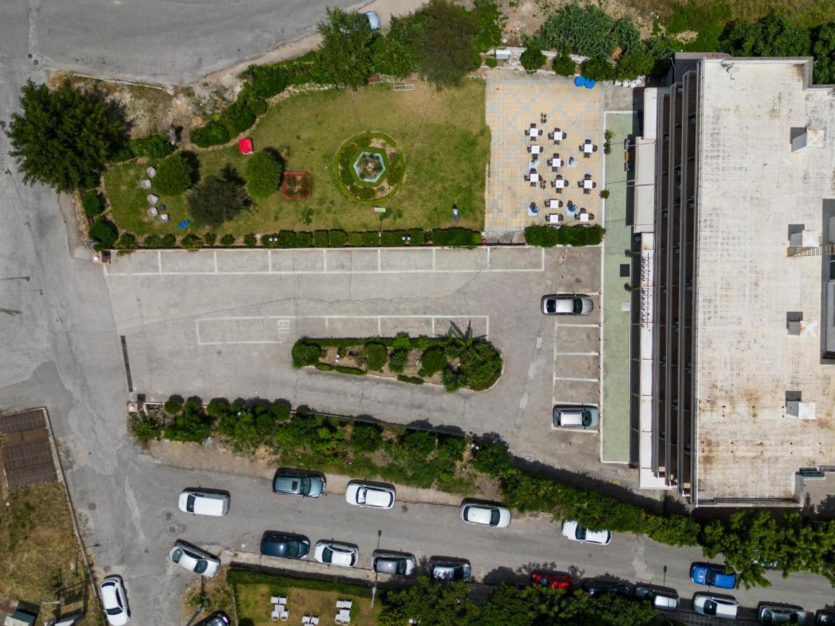 Delfini Hotel Patras Exterior photo