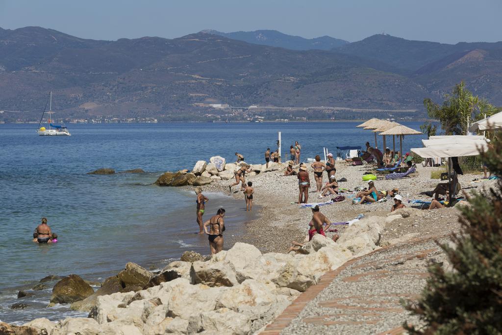Delfini Hotel Patras Exterior photo